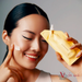 HIDEHERE - Vita Elixir Cream - 25ml swatch with model